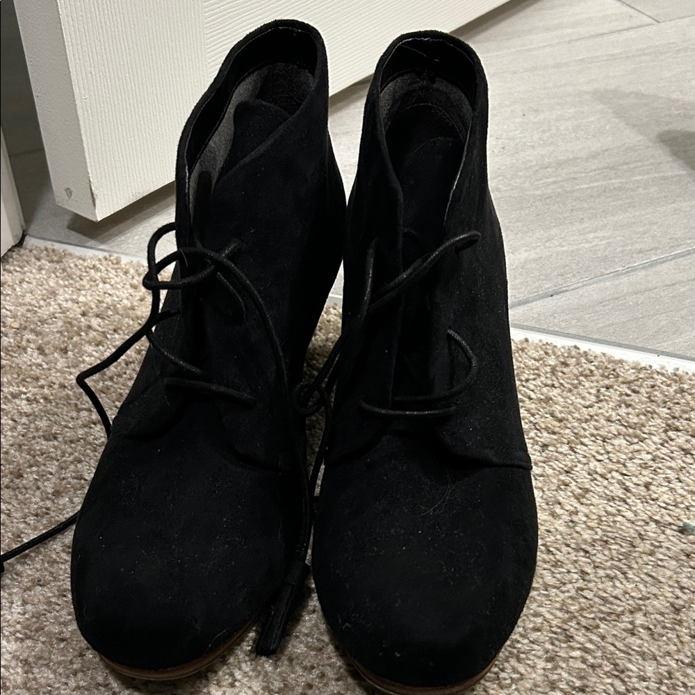 Chic Black Lace-Up Women's Boots